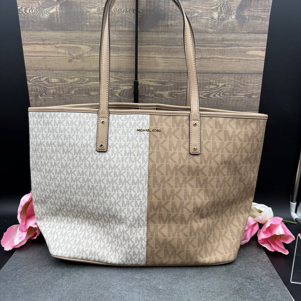 Michael Kors Carter Signature Large Open Tote Bag Purse Vanilla and Tan Multi